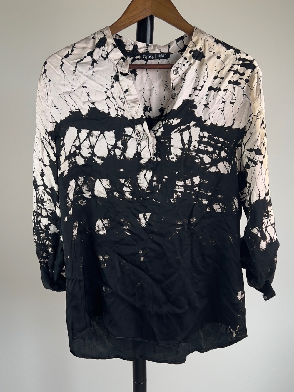 Gypsy 05 Black Cream Shibori Tie Dye Rayon Henley Blouse Large